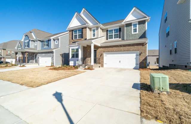 Beautiful Almost New Home with 5 Bedroom & 4.5 Baths (fenced backyard) Gallery 4