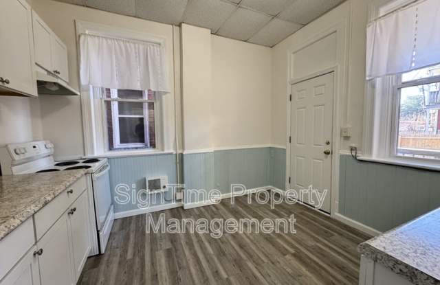 103 E Washington St photos photos
