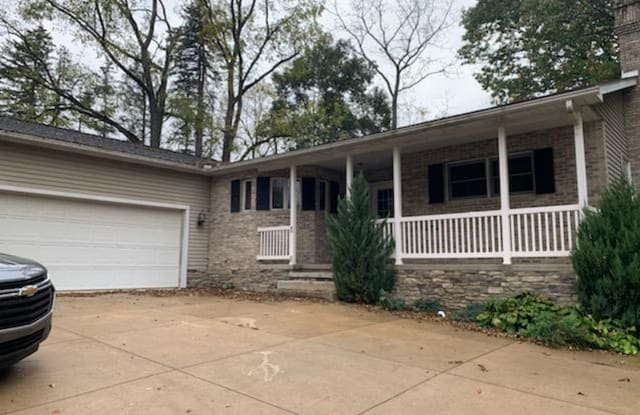 889 Ghent Rd. - 889 Ghent Road, Montrose-Ghent, OH 44333