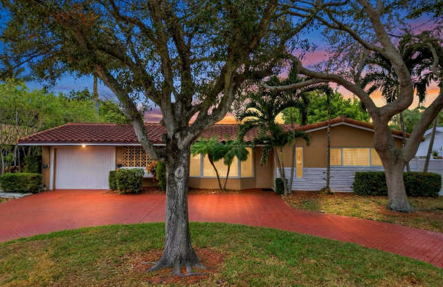 1921 NE 28th Court photos photos