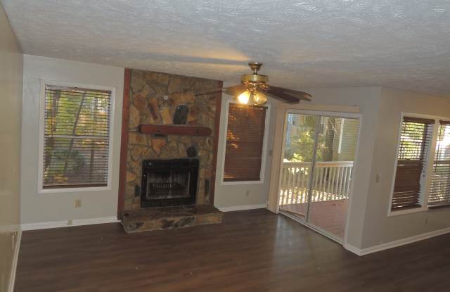 1018 Wood Creek Drive #3 - 3 photos photos