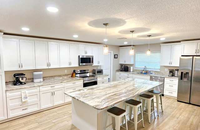 Adorable and Updated Home in Levitt Parkway Rockledge photos photos
