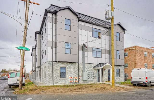 4432-00 WINGATE Street Gallery 1