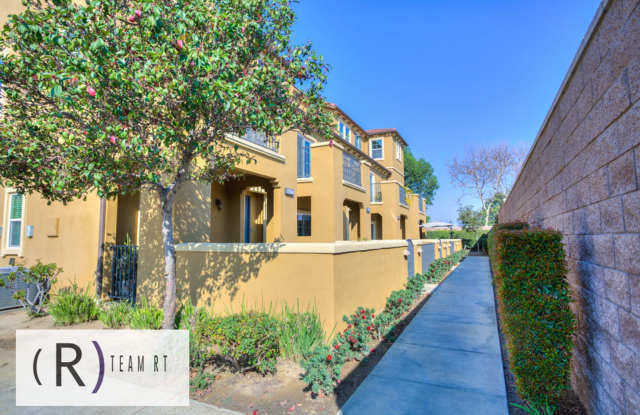 Stunning and Lovely Condo at Heritage Springs community - 10416 Orchid Way, Santa Fe Springs, CA 90670