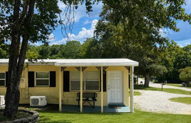 Charming 1 Bedroom Duplex in Convenient Location! photos photos Charming 1 Bedroom Duplex in Convenient Location! photos photos