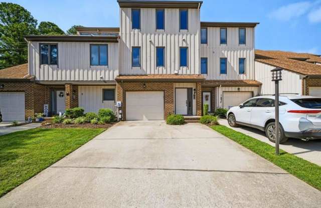 3 Bed 3.5 Bath in Portsmouth! Gallery 1