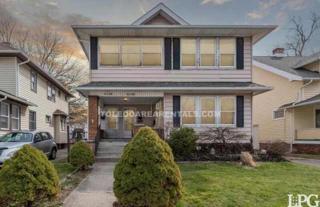 4138 N Lockwood Ave Upper photos photos