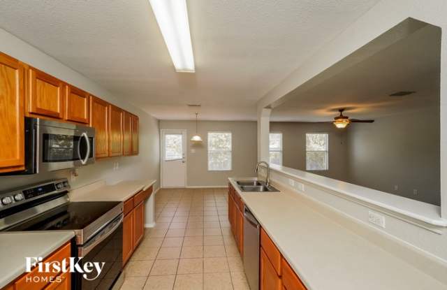 8027 Saratoga Knoll Gallery 4