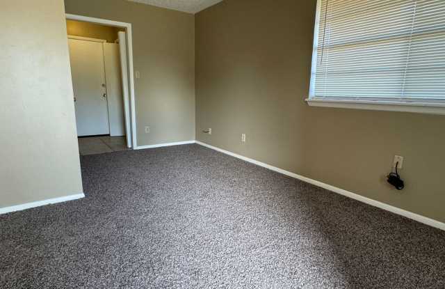 6607 NW Denver Gallery 4
