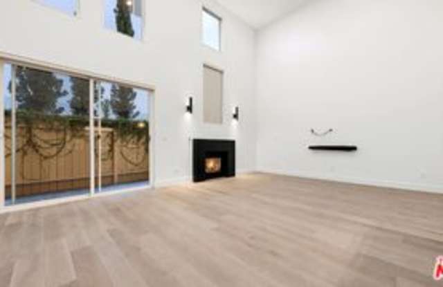 11628 Chenault Street Gallery 3