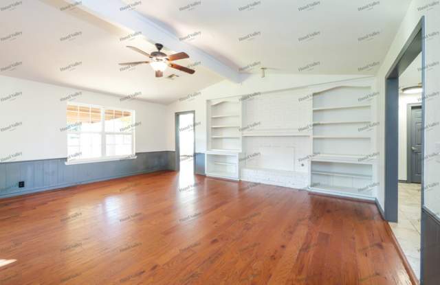 1300 Kelly Park Road Gallery 4