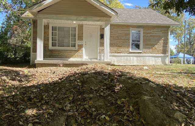 2373 N Oxford Street photos photos