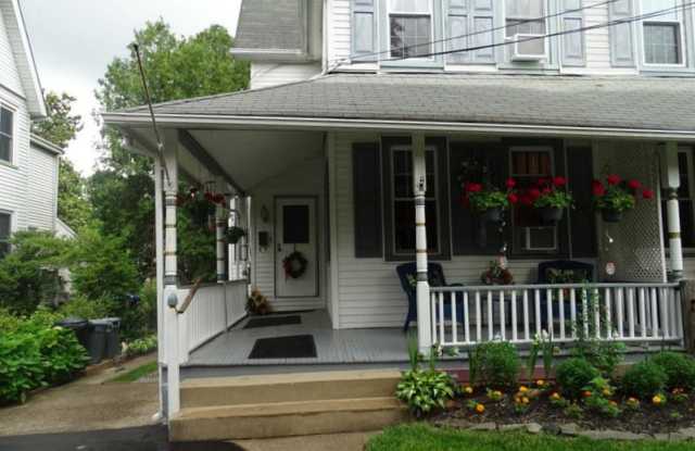 313 LINDEN STREET Gallery 2