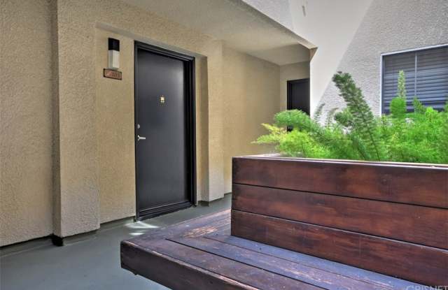 5545 Canoga Avenue Gallery 3