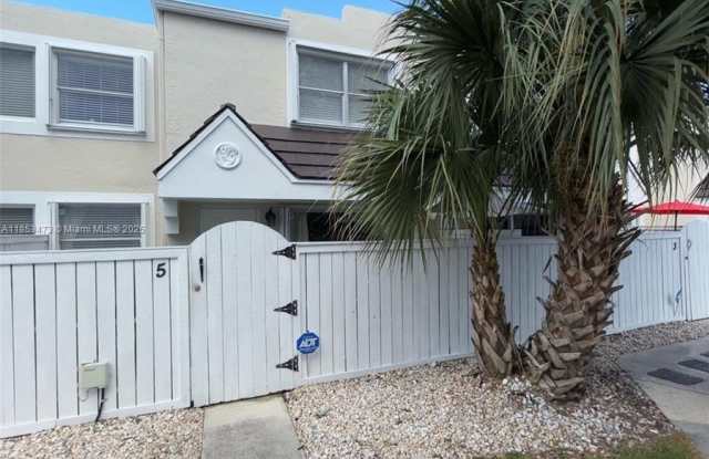 4530 SW 68th Ct Cir - 4530 Southwest 68th Court Circle, Glenvar Heights, FL 33155