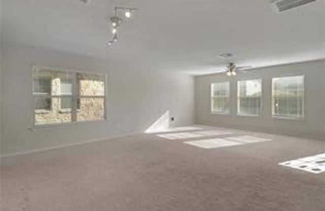279 Housefinch Loop Gallery 3