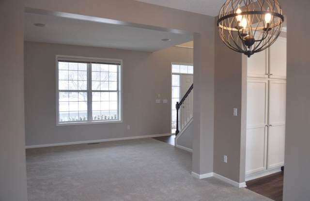 486 Summerfield Dr Gallery 2