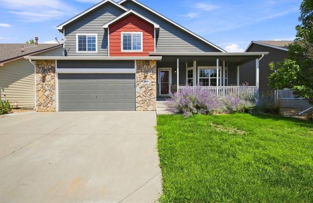 Beautiful 3 bed 2.5 Bath Home in East Loveland, CO! Gallery 1