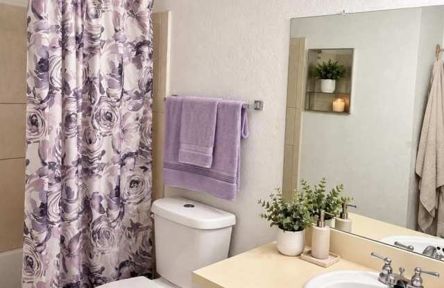 4524 COMMANDER Drive Gallery 2