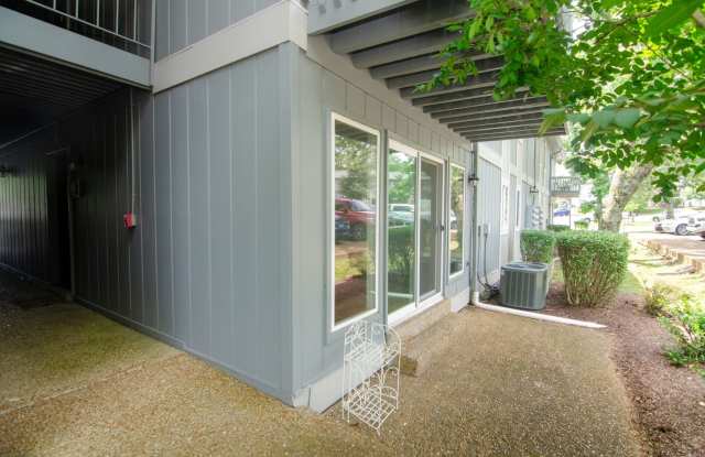 Beautifully Updated 2 Bedroom Condo in Belle Meade Highlands photos photos