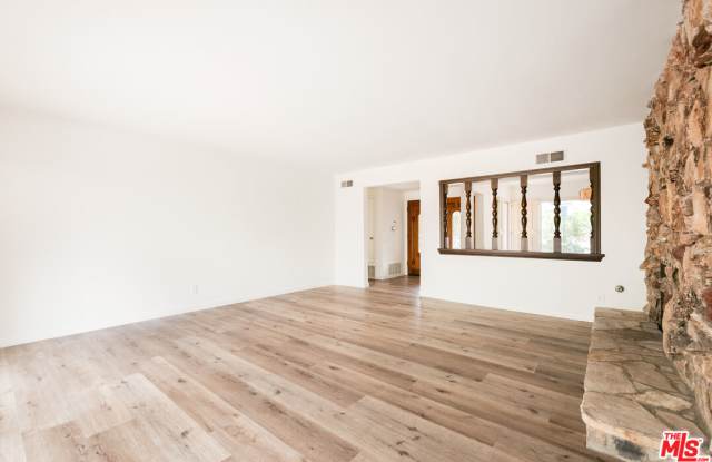 3135 Dona Marta Drive Gallery 2