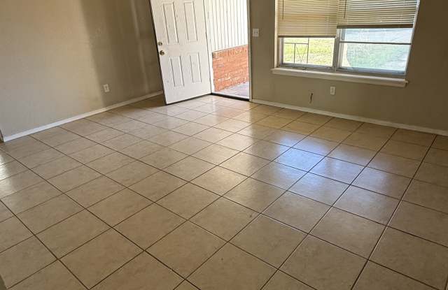 1420 Tanglewood Drive Gallery 2