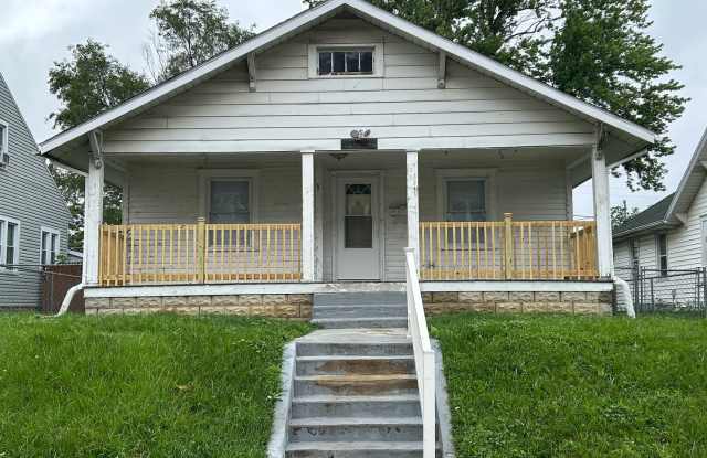 2 Bedroom 1 Bath House W/ Large Front Porch photos photos