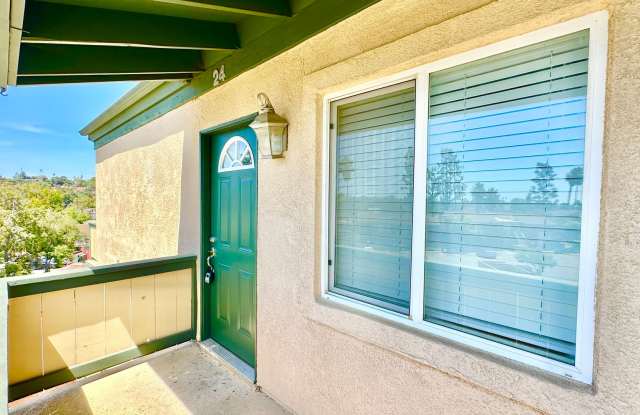 Darling, Upstairs, Corner-End Condo Unit in The Oaks HOA Community of Fallbrook! Gallery 3