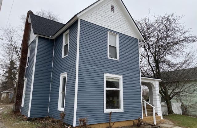 808 N Main St - 808 North Main Street, Mishawaka, IN 46545