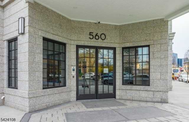 558 Market St Gallery 2