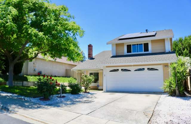 SOLAR POWERED 3 Bedroom 2 bath with large loft in Antioch's Hillcrest Park Neighborhood - 2820 Dandelion Circle, Antioch, CA 94531
