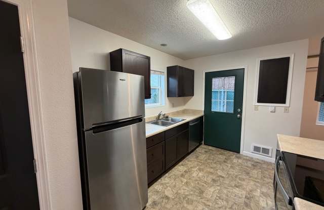 940 NW 7th Ave - 3 photos photos