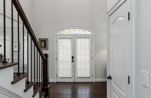 2537 Oglethorpe Circle NE Gallery 3