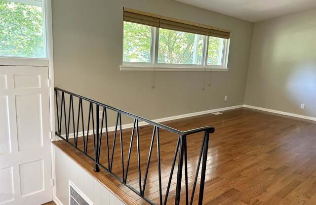 4521 Panorama Drive Southeast Gallery 4
