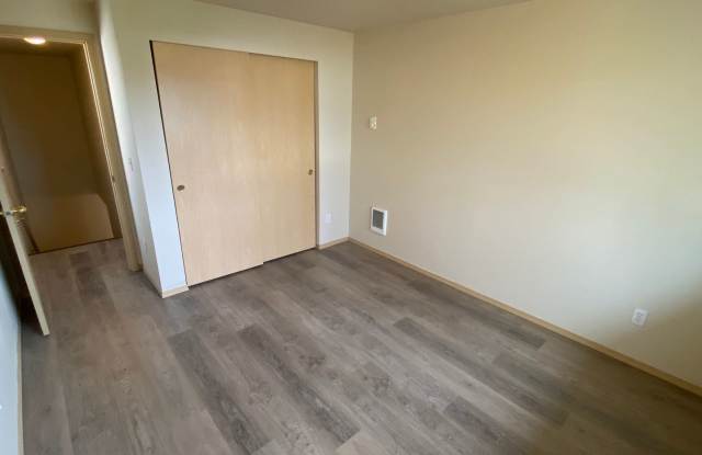 3521 K St. #B Gallery 2
