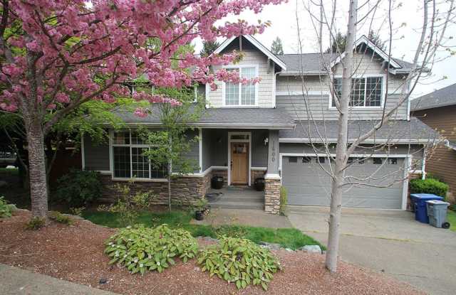 BELLEVUE 4 BED, 2.5 BATH HOUSE FOR RENT W EASY COMMUTE  LARGE GARAGE! - 1600 154th Avenue Southeast, Bellevue, WA 98007