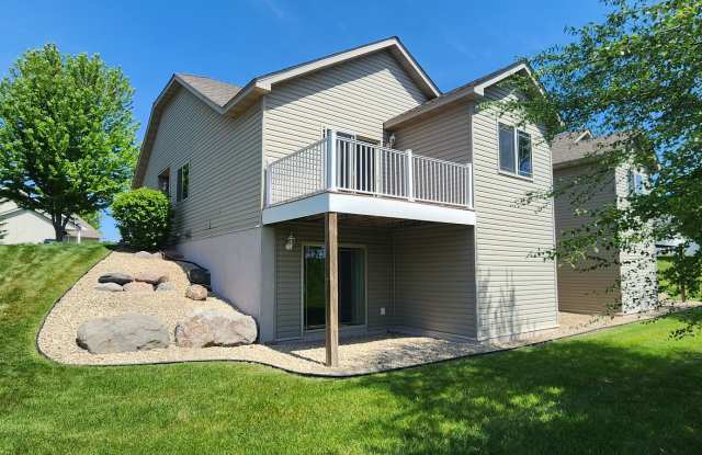 Beautiful 3 Bed, End Unit, Town Home for Rent photos photos