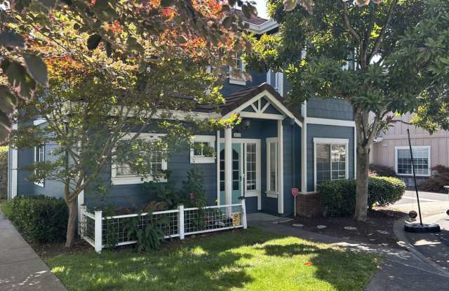Beautiful East Petaluma 3 Bedroom, 2.5 Bath Home photos photos