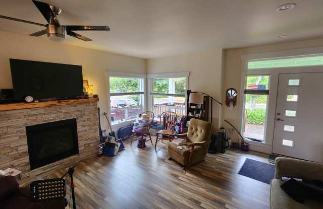 109 North Port Loop Northwest Gallery 4