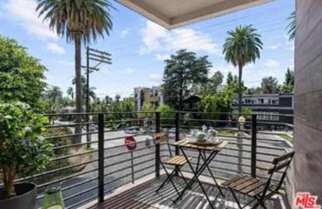 2117 Beachwood Drive Gallery 4