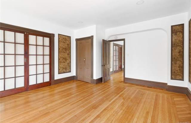 1166 North Road Gallery 4