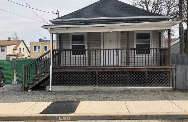 10 Zavatt St - 10 Zavatt Street, Inwood, NY 11096