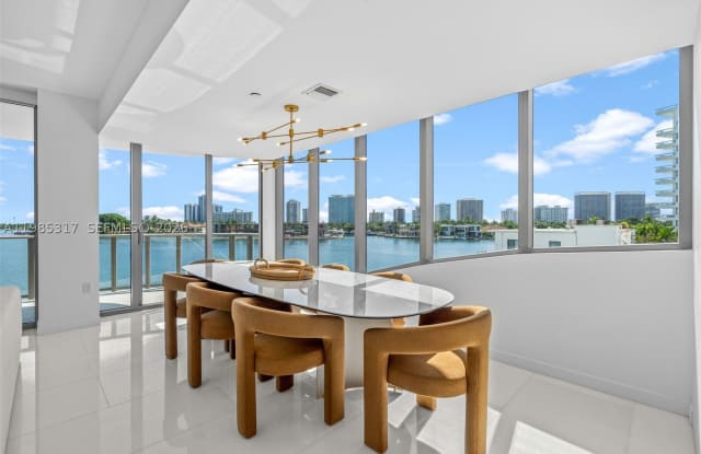 Bay Harbor Gallery 4
