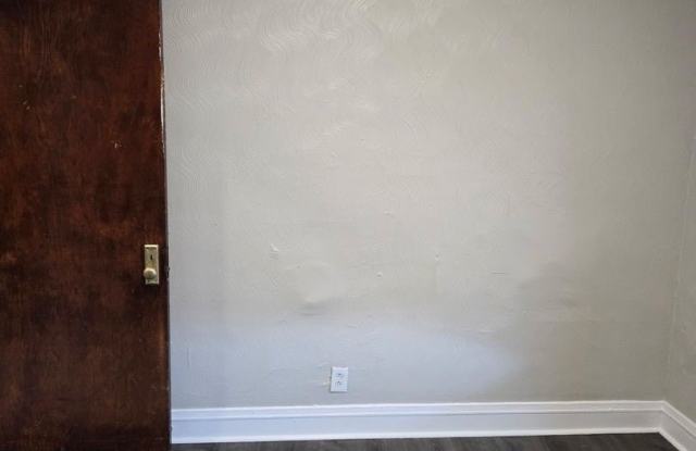 1811 W Garfield Boulevard Gallery 2