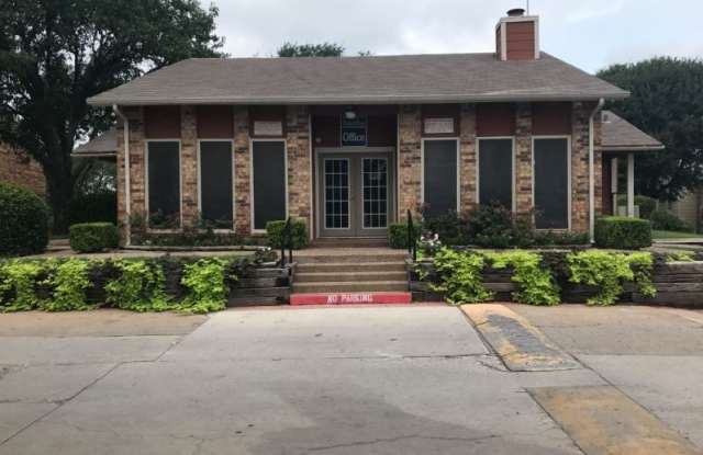 5920 Vermillion Dr - 5920 Vermillion St, Fort Worth, TX 76119