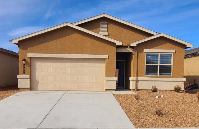 4 bed 2 bath 1537 sq ft home photos photos