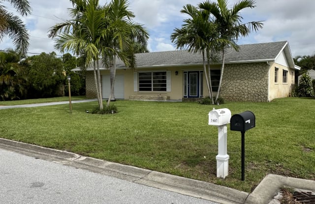 7487 Se Pelican Way - 7487 Southeast Pelican Way, Hobe Sound, FL 33455