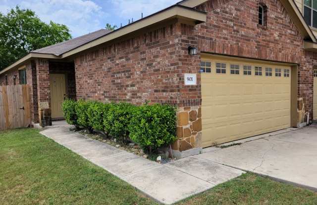 3/2/2 Duplex on a corner lot between HWY 46 and FM 306 / Easy for commuters/  Minutes from Shopping, Restaurants, & Entertainment/ CISD photos photos