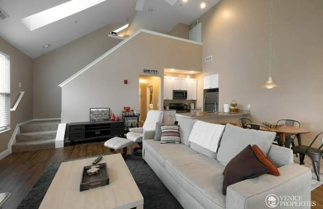 Three Bedroom with Garage near Grandview Gallery 3