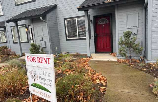 127 E Hersey St photos photos